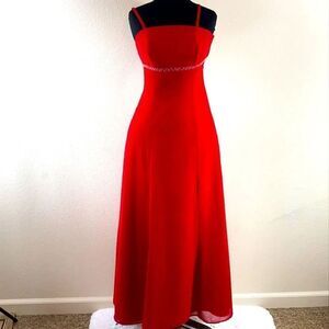 B2 RED WOMEN DRESS SIZE 4